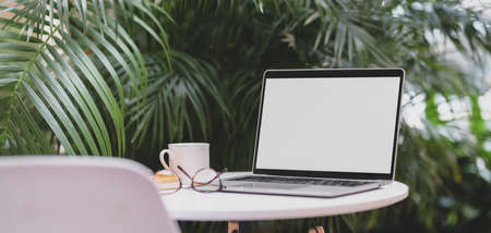 Designing Your Home Office with Feng Shui: A Guide for Remote Workers in the US
