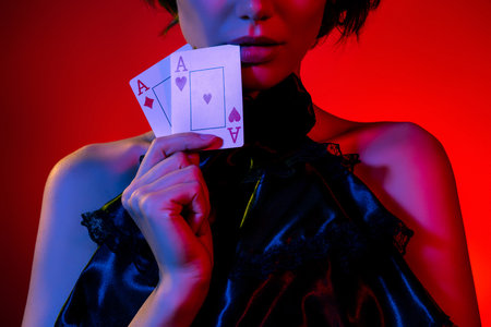 Integrating Oracle Cards with Tarot: Blending Intuitive Insight Across Decks